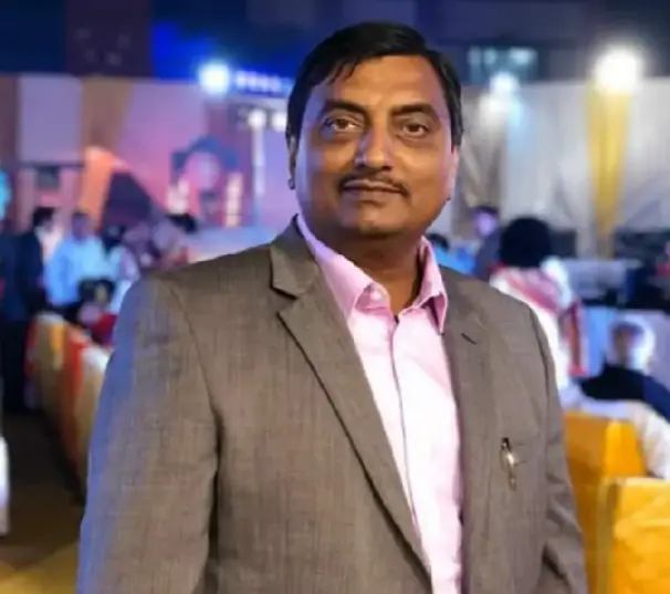 Dr. Vijay Mahajan
